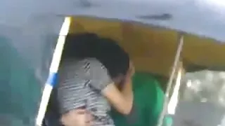 아내와 비서는 남편의 거시기를 공유합니다. 실제 섹스 동영상