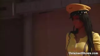 스칼릿 스캔들은 빌어 먹을 포르노 무료 동영상 동안 왕관을 계약했습니다.