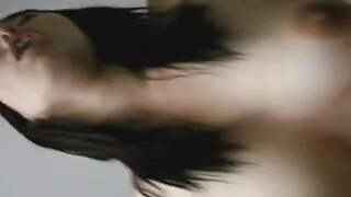 새엄마 니니 무료 포르노 동영상 신성한 그녀의 큰 엉덩이에 정액의 복용량을 얻었다.