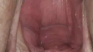 그는 카메라에 자신의 결백을 잃는다. 프로노 동영상