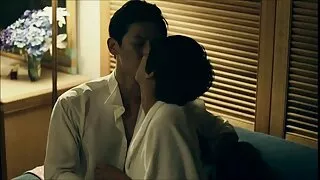 빨간 머리 유명인 섹스 동영상 짐승은 검은 허풍으로 자신을 성교시킵니다.