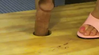 그녀의 남자 친구에게 그녀의 무료 sex 동영상 깨끗한 엉덩이를 주었다..