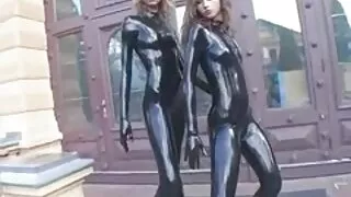 술에 취해 여자체와 흑인 무료 섹스 동영상 보기 파티 후에.